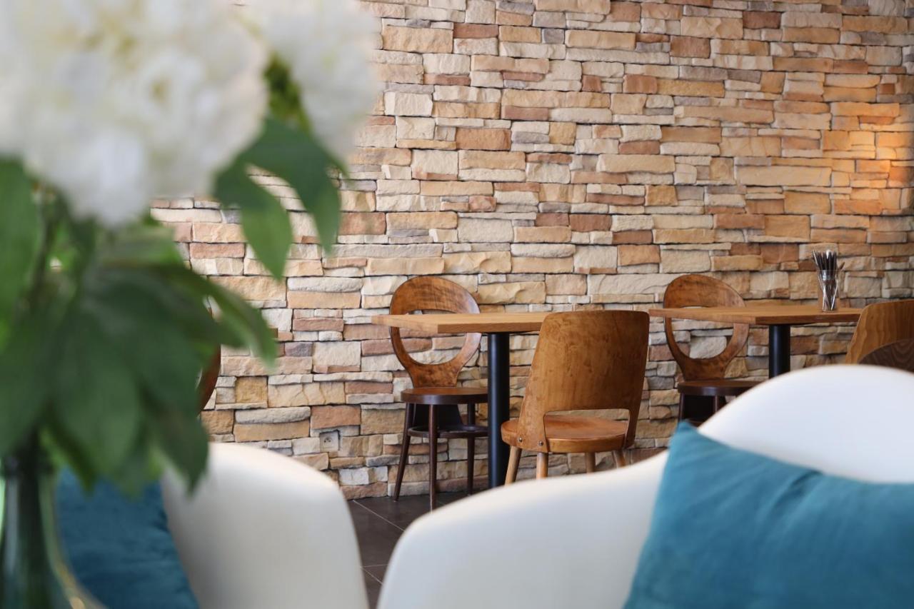 Un Hotel Sur Le Port 라로셸 외부 사진